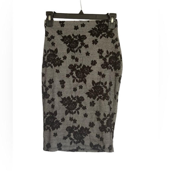 Windsor Floral Skirt Size Small - Picture 1 of 7